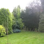 (left) Garden Suite in Villa near TUe&Centre